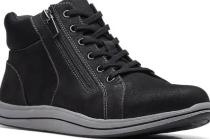 Clarks Breeze Glide Women's Sporty Sneaker Bootie