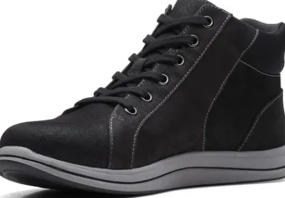 Clarks Breeze Glide Women's Sporty Sneaker Bootie