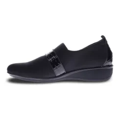 Genoa Women's loafer with a removable, comfortable supportive footbed