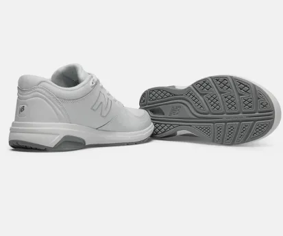 New Balance 813 Women's Leather Walking Shoe - Comfort & Support