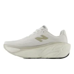 New Balance Fresh Foam More v5 Women's Runner