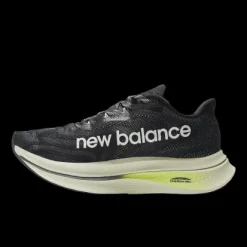 New Balance FuelCell SuperComp Trainer v2 Carbon Fibre Plate Race Shoe