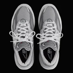 New Balance 990v6 - Premium Comfort & Style