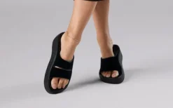 OOFOS OOmega OOahh Posh Slide Recovery Sandal