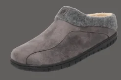 Relax in style with the Foamtreads® LUCAS 3 men's slipper.