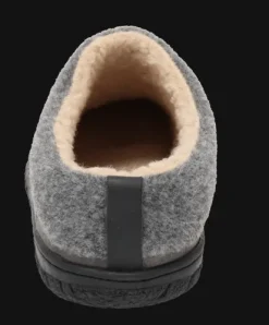 Relax in style with the Foamtreads® LUCAS 3  men's slipper.
